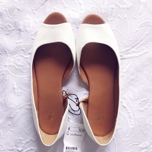 H&M open toe white flat sandals NWT